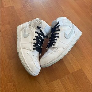 Jordan 1 Mid White Platinum